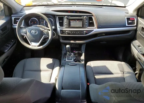 2017 Toyota Highlander Le z USA, uszkodzony, nr VIN 5TDBZRFH3HS427097